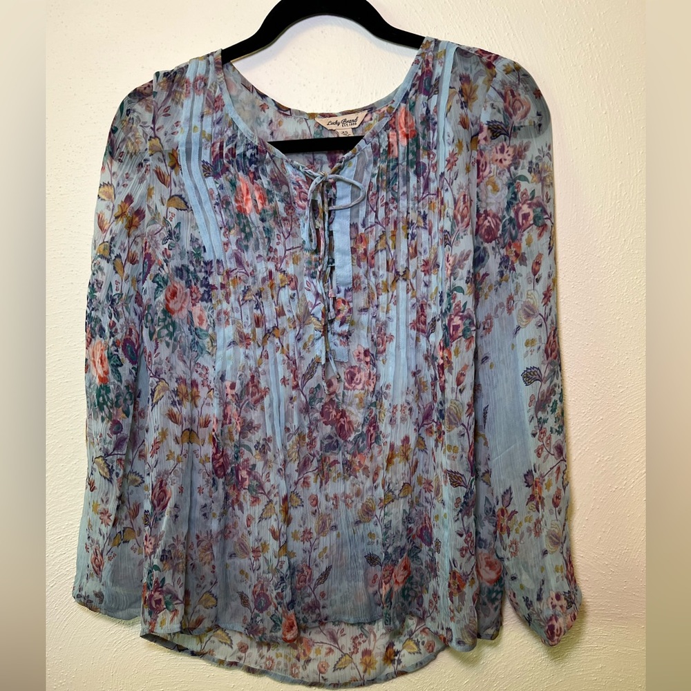 Lucky brand size small long sleeve blouse. Like new. Great for all occasions